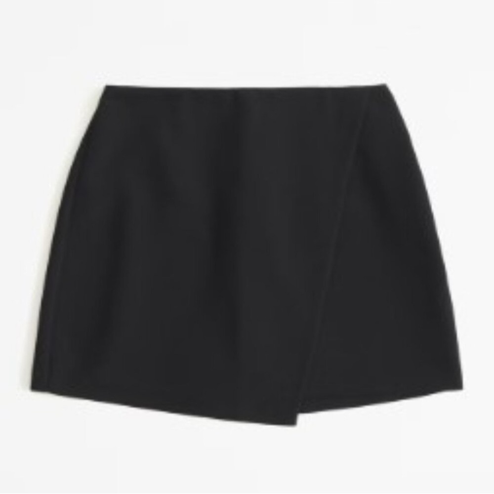 Abercrombie & Fitch Scarlett Asymmetrical Mini Skort - Picture 7 of 8